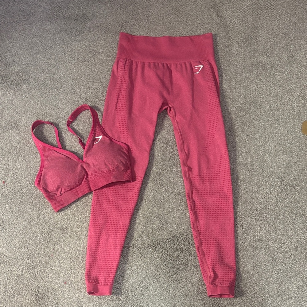 Gymshark Seamless Leggings and Sports Bra Set - Raspberry